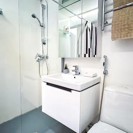 Vibrant 5 Min To Design District