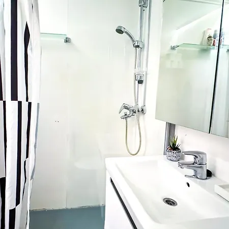 Vibrant 5 Min To Design District