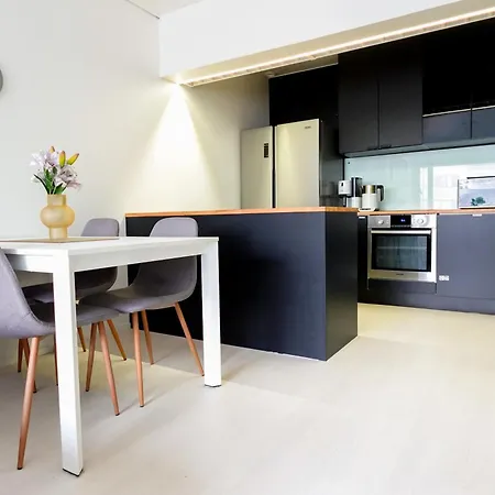 Vibrant 5 Min To Design District