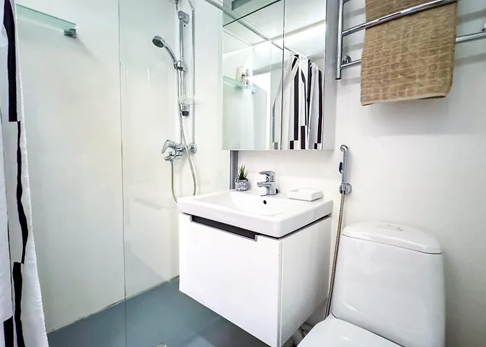 Vibrant 5 Min To Design District