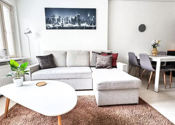 Vibrant 5 Min To Design District