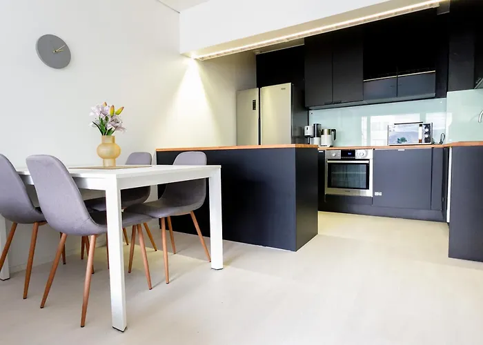 Vibrant 5 Min To Design District